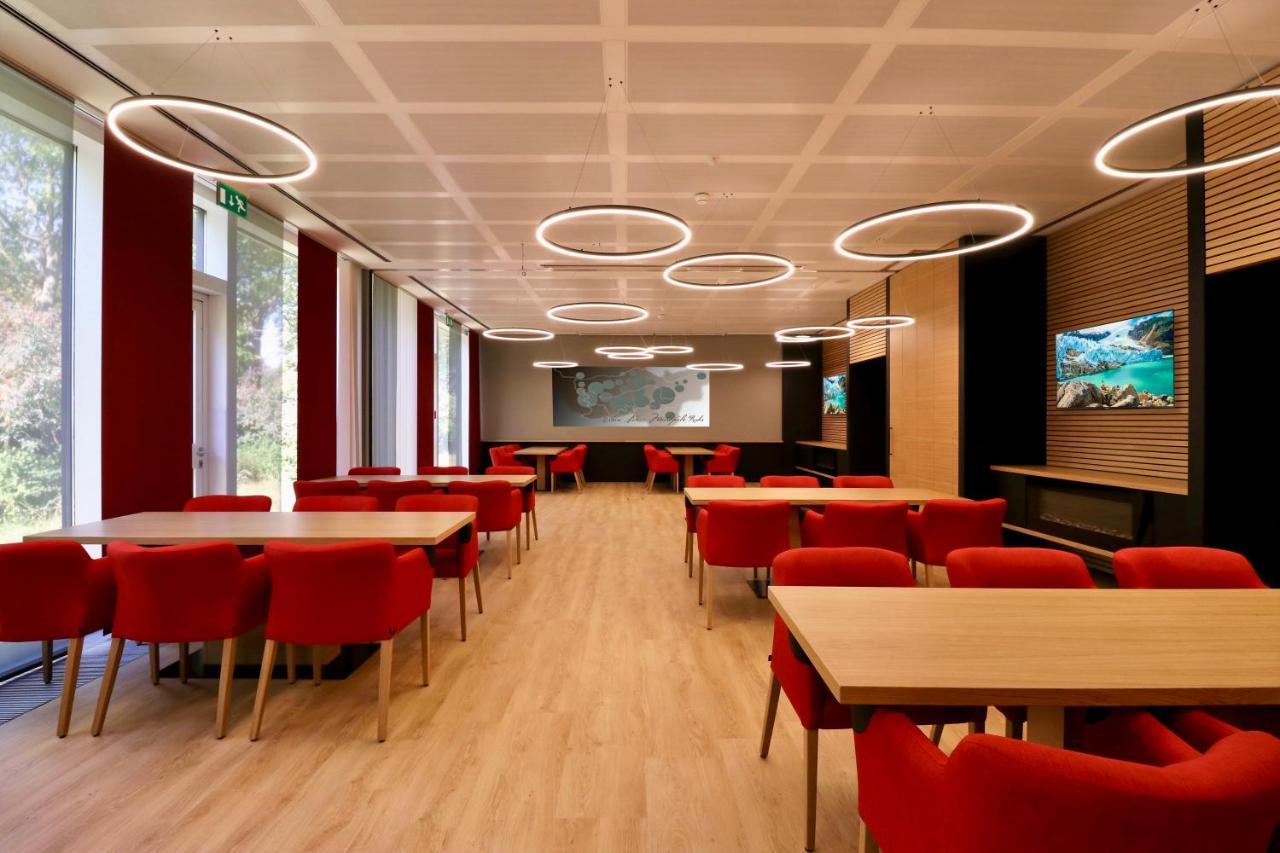 Webers - Das Hotel Im Ruhrturm Эссен Экстерьер фото