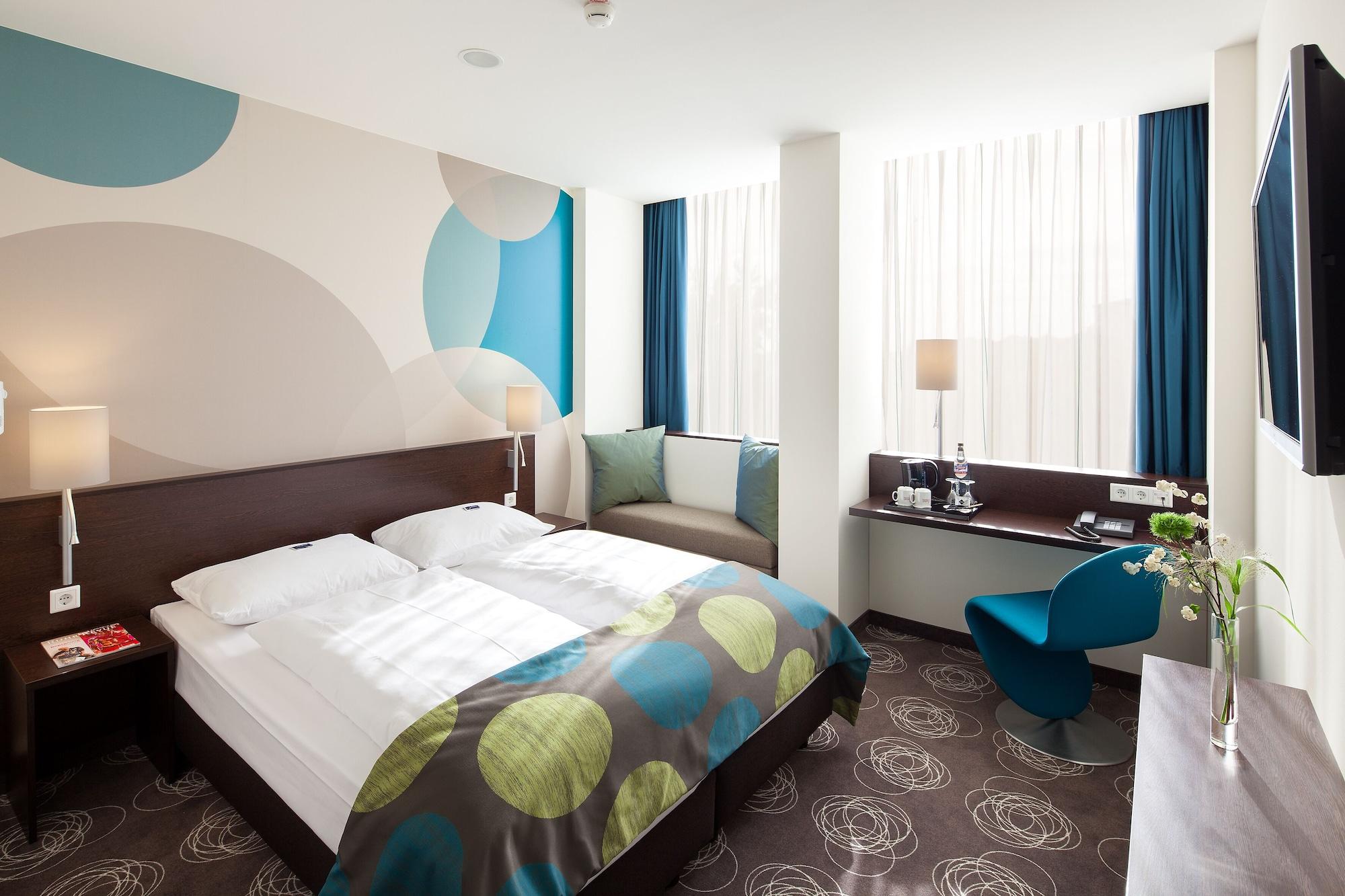 Webers - Das Hotel Im Ruhrturm Эссен Экстерьер фото